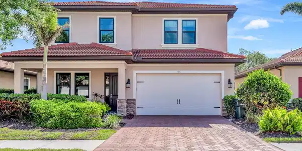 1094 BRADBERRY DRIVE