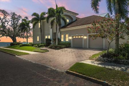 827 N BAYSHORE DRIVE
