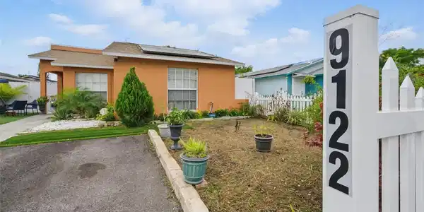 9122 SUFFIELD COURT