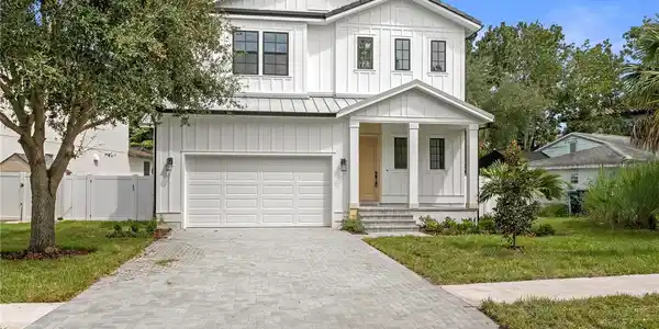 3618 W ROYAL PALM CIRCLE