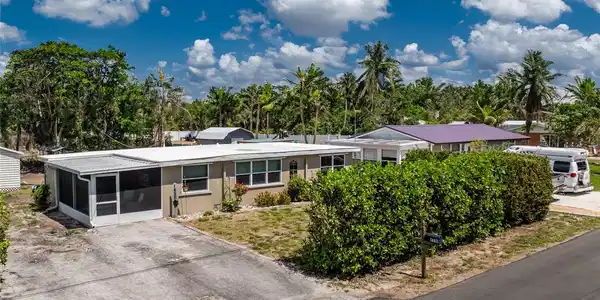 1530 PHILIP PLACE
