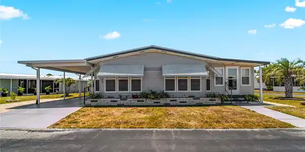 424 BOXWOOD DRIVE