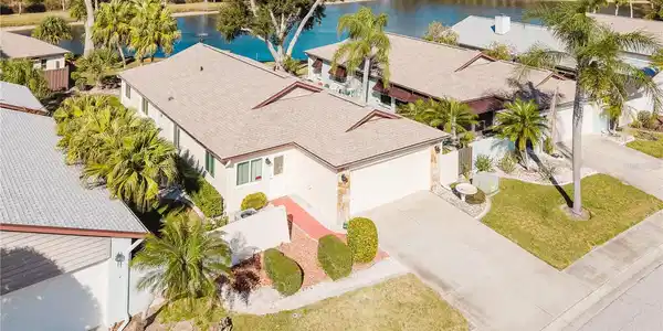 689 LINDEN DRIVE