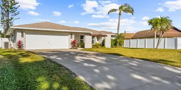 1255 PARADISE WAY