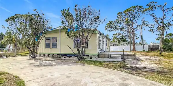 7438 SAN CASA DRIVE