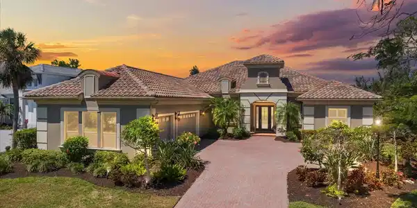72 GRANDE FAIRWAY
