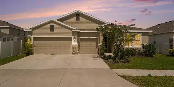 528 OCEAN SPRAY DRIVE