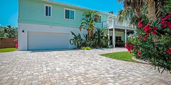 4166 SAXON DRIVE