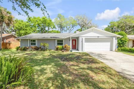 1851 PINE TREE DRIVE