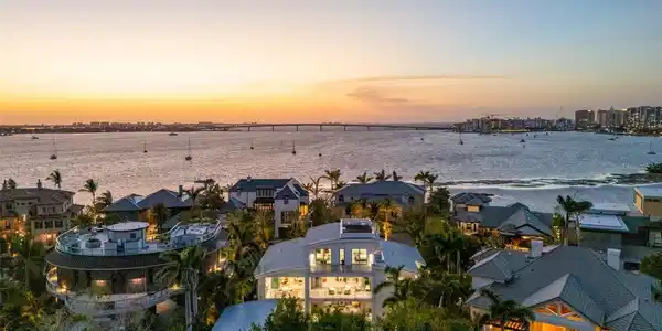 1365 HARBOR DRIVE