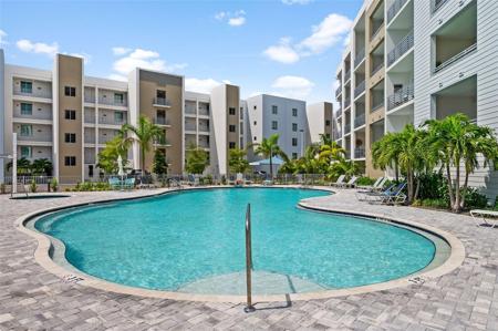 1703 N TAMIAMI TRAIL