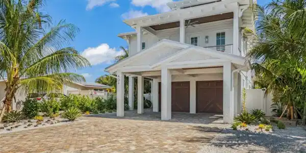 404 NORTH SHORE DR