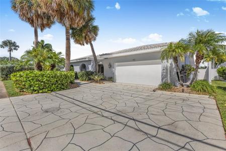 487 ISLAND WAY