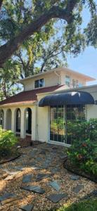 219 24TH STREET W