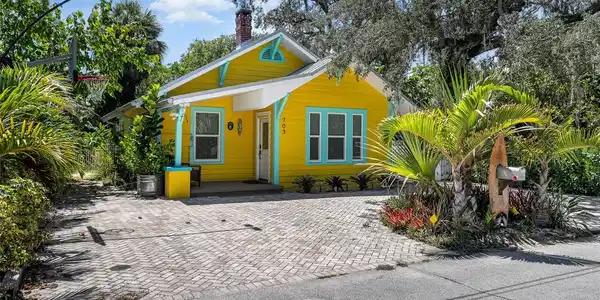 703 SHADY LANE