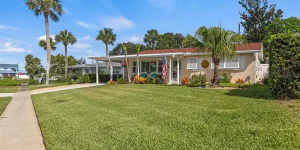 67 SEABREEZE DRIVE