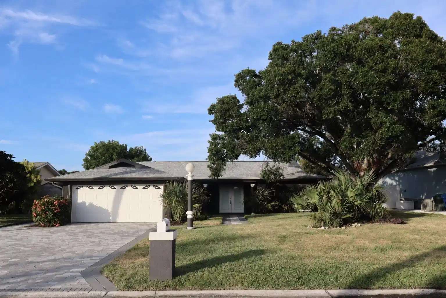 Image 1 Image 1