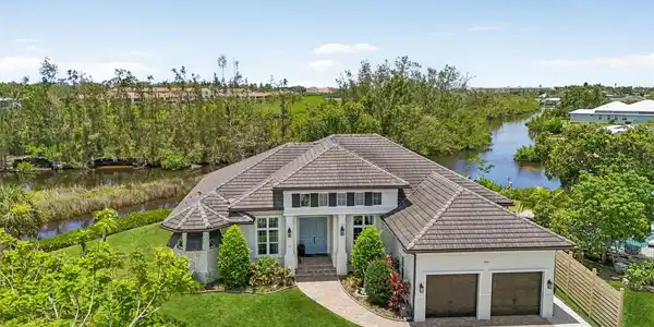 609 COLONIAL BAY DRIVE