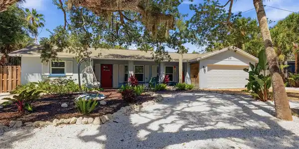 5128 OXFORD DRIVE