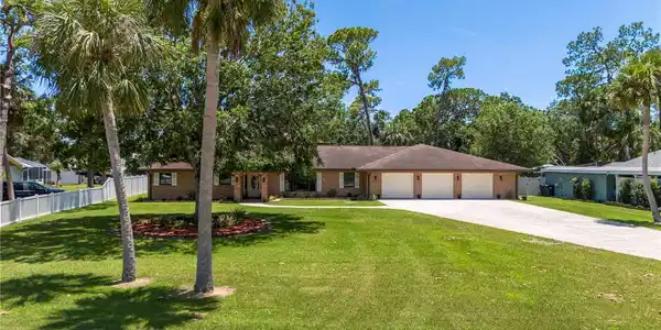 404 DICKMAN DRIVE SW