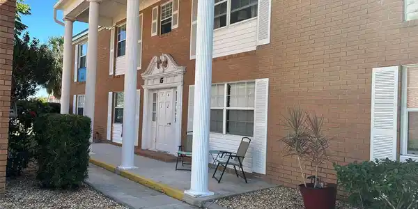 4158 TAMIAMI TRAIL