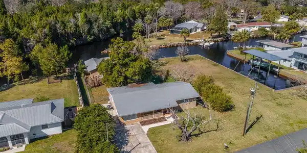 46 MAGNOLIA