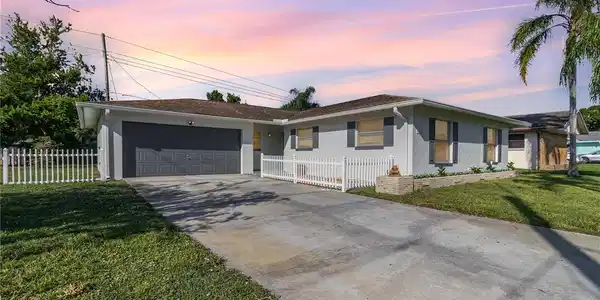 1415 COUNTRY CLUB DRIVE