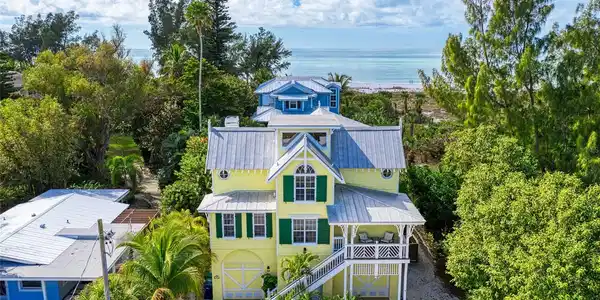 705 N SHORE DRIVE