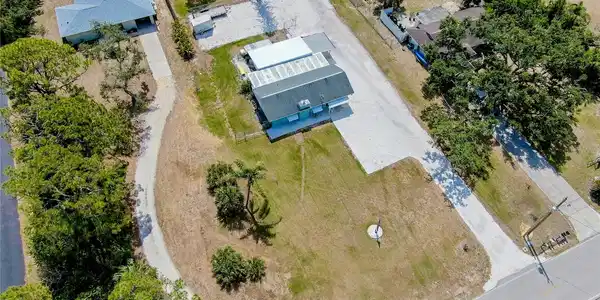 612 SHORE ROAD
