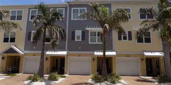 2511 CORAL COURT