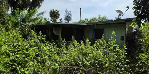 186 CRESCENT LAKE DRIVE