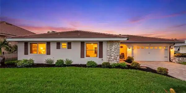 2220 EL CERITO COURT
