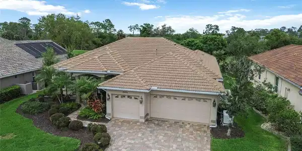 2896 EGRET COURT
