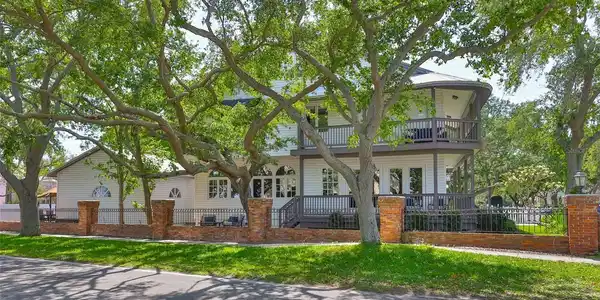 2802 OLD BAYSHORE WAY