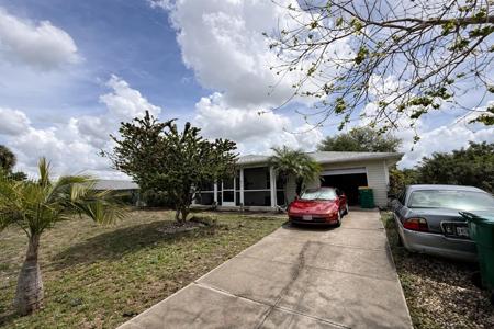 913 TROPICAL CIRCLE NW
