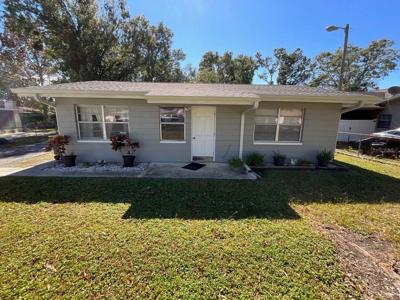 9004 W CLUSTER AVENUE