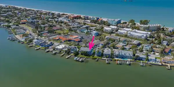 2505 BAY BOULEVARD