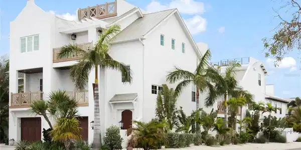 416 ALAMANDA ROAD