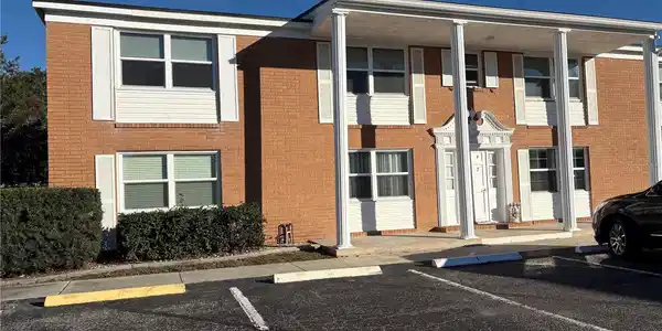 4158 TAMIAMI TRAIL