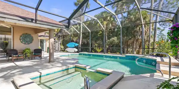5 CAYUGA COURT