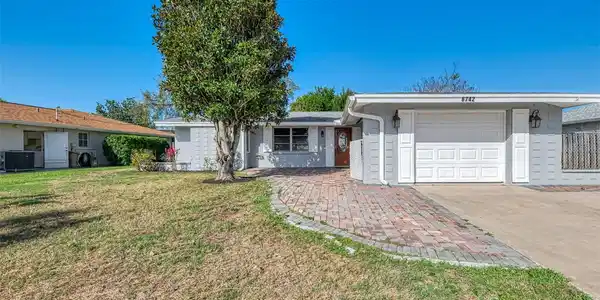 6742 BOWLINE DRIVE