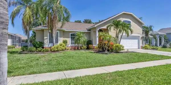 815 GREENVIEW DRIVE
