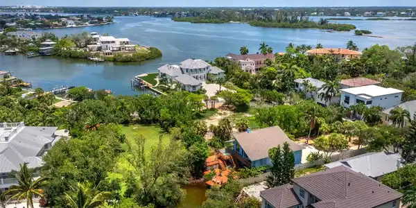4114 ROBERTS POINT CIRCLE