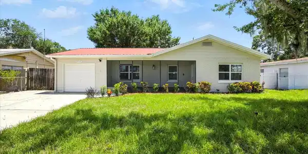 8208 TANGLEWOOD LANE