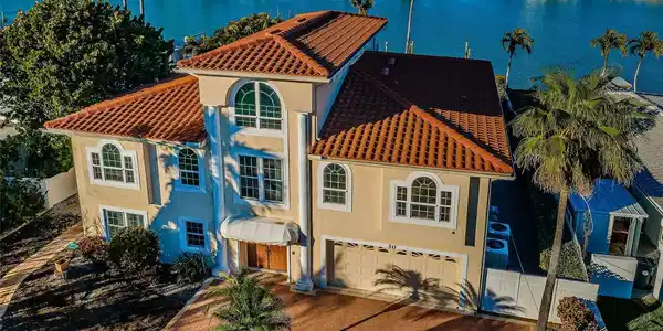 30 DOLPHIN DRIVE