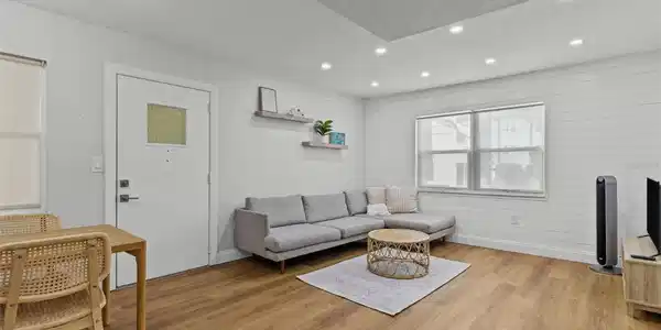 Image 4 Image 4