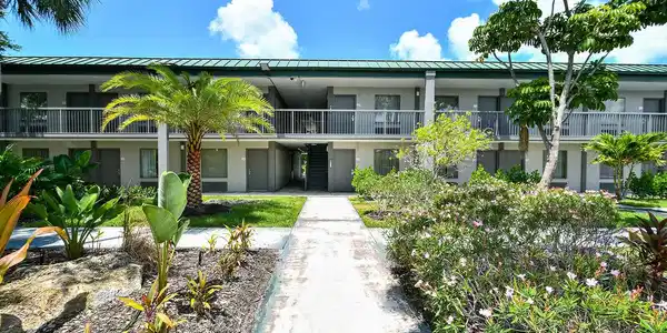 7150 N TAMIAMI TRAIL