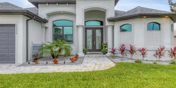 15424 LAKELAND CIRCLE