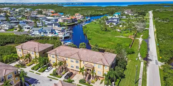 6533 CHANNELSIDE DRIVE