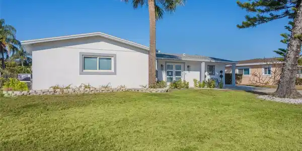 3926 FONTAINEBLEAU DRIVE
